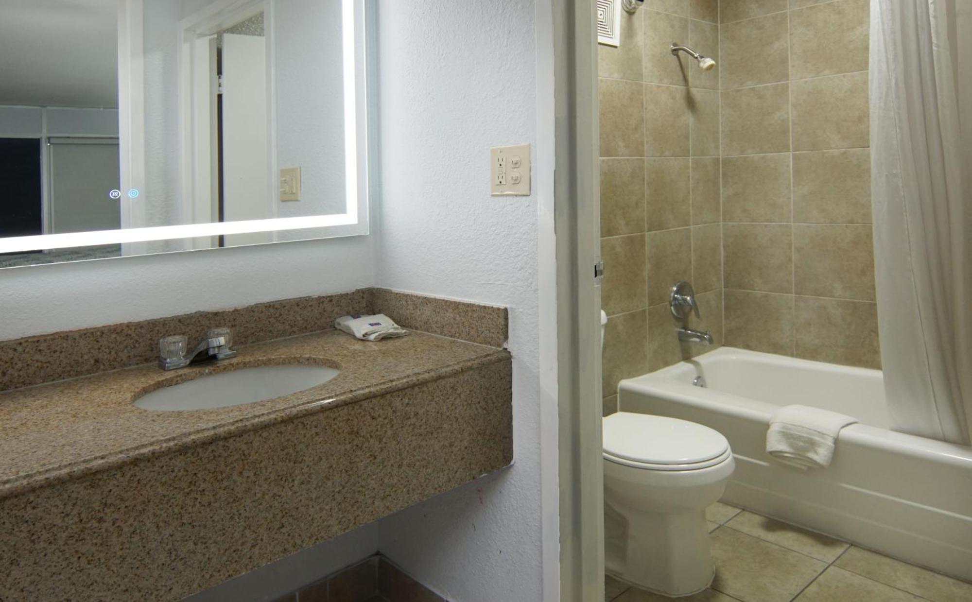 Motel 6 Mesquite, Tx Town East Eksteriør bilde